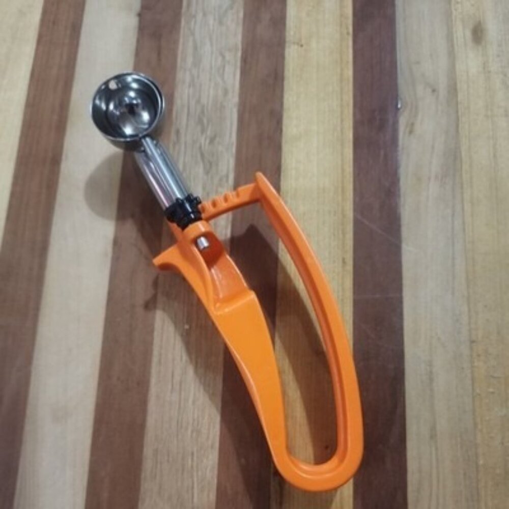 Zeroll EZ Disher Size 100 Orange Small Scoop 1-3/26in‎ 0.32oz Bowl Cookie